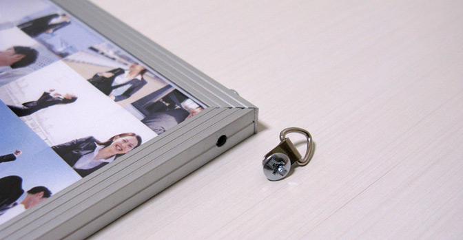 フレームの角とネジの拡大写真