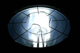 ベース内で光っている写真