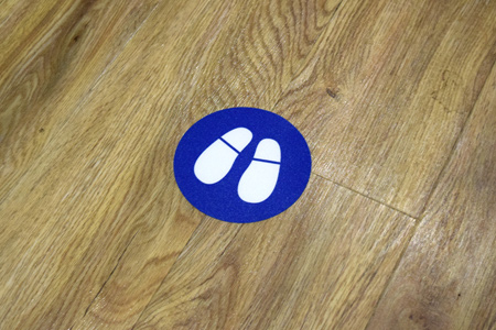 フロアステッカー【ブルー】設置事例写真1