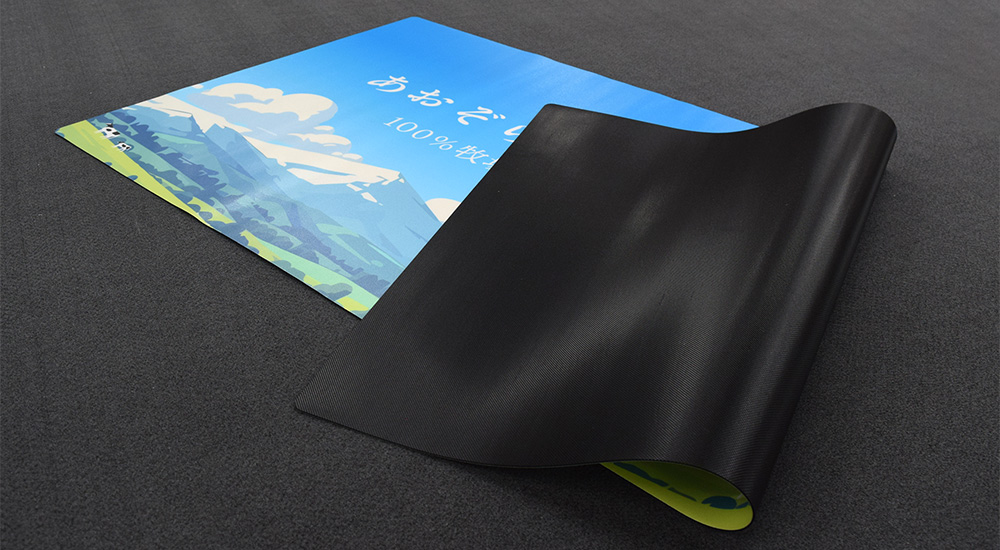 フロアマット裏面の写真