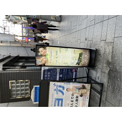 店内の雰囲気をそのままに。美しいエステサロンの電飾看板を製作いたしました。