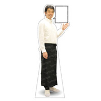 等身大パネル 男性エプロン(ホワイト)-D モデル松岡修 ポーズ:右向き (62466)