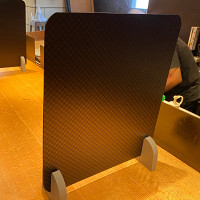 5枚入 飛沫感染対策仕切りパーテーション スチレンボード製 ミラボードSP 脚付(小)型 黒+市松模様